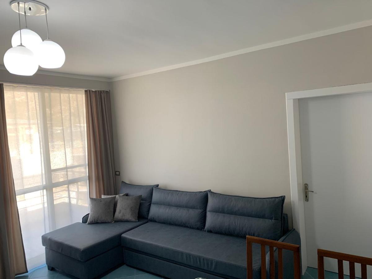 Eri Apartments 4 Shëngjin Buitenkant foto